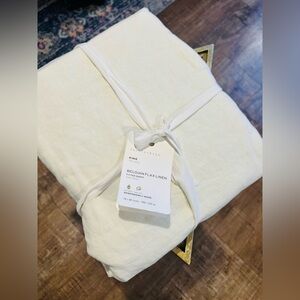 NWT Pottery Barn Belgian Flax Linen Ehite king size fitted sheet